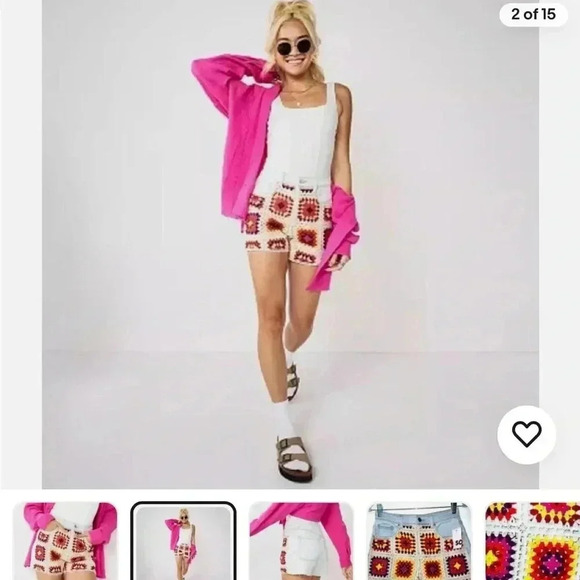 SO Women's Boho Granny Crochet Panel Button Fly Light Wash Denim Shorts - Picture 3 of 10